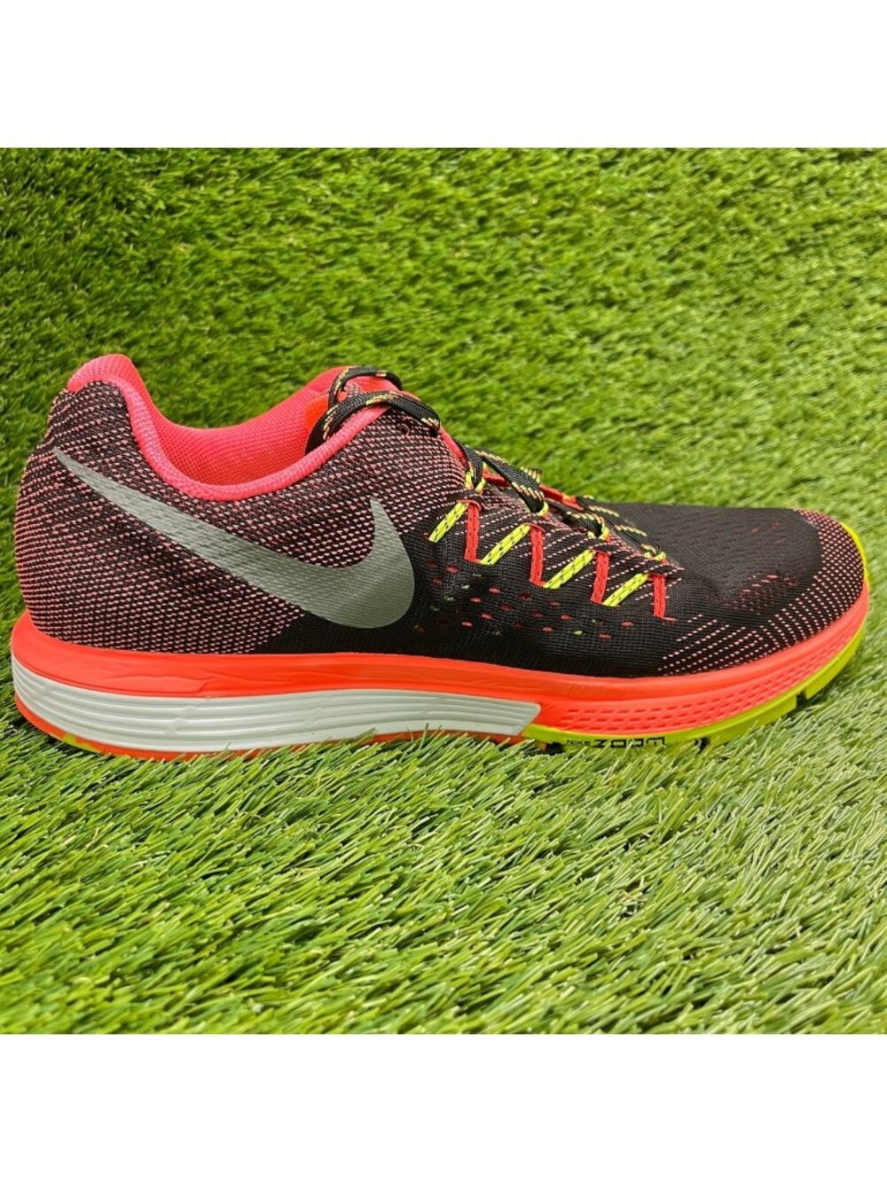 Nike Air Zoom Vomero 10 Womens Size 11.5 Black Pink Volt Running Shoes Sneakers
